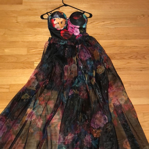 bebe Dresses & Skirts - Bebe Two piece set size 4 floral pattern